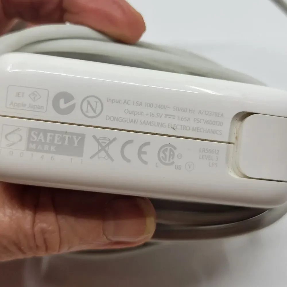 Apple genuine a1344